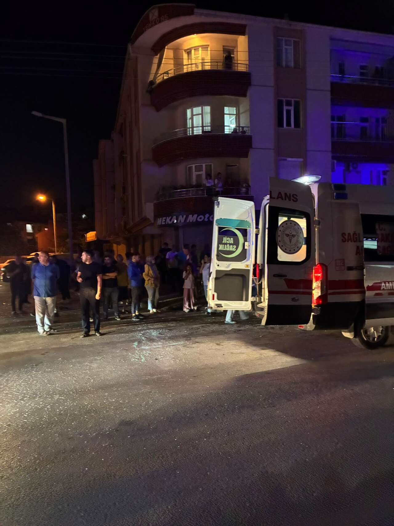 Konya’nın merkezinde gece yarısı büyük kaza! 8 yaralı var 10